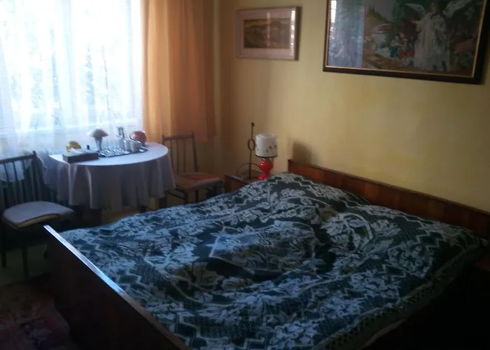 Premier 13 Jesen Vo Vysokych Tatrach ホームステイ